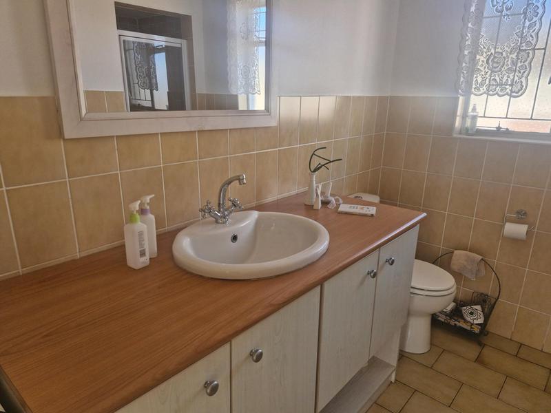 4 Bedroom Property for Sale in Parow North Western Cape